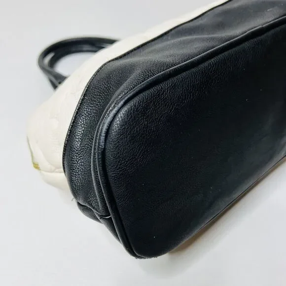 BETSEY JOHNSON WHITE AND BLACK HEART QUILTED SATCHEL HANDBAG CLASSIC - Picture 8 of 10